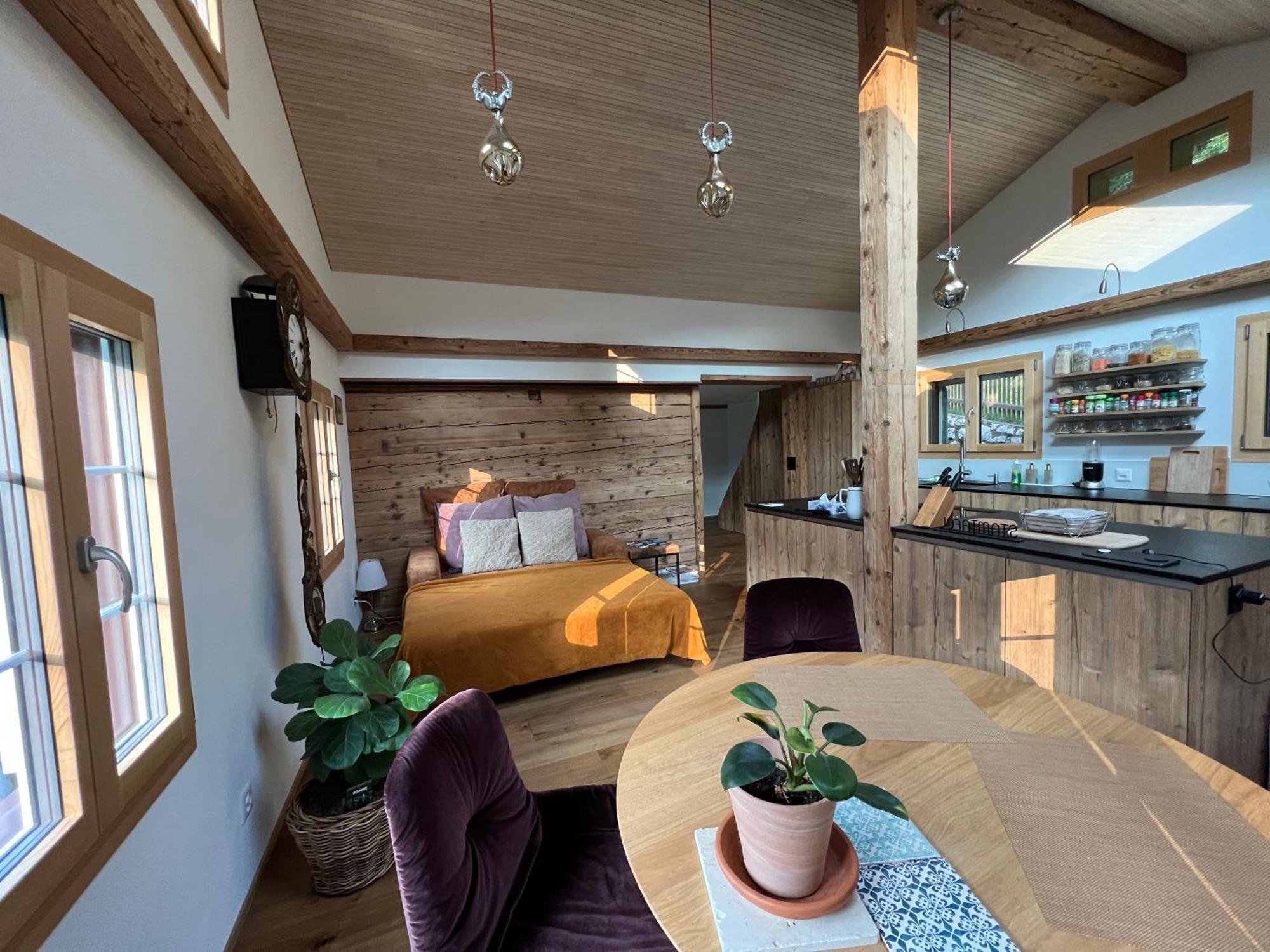 Romantic Private Superior Swiss Chalet With Hottub Лунґерн Екстер'єр фото